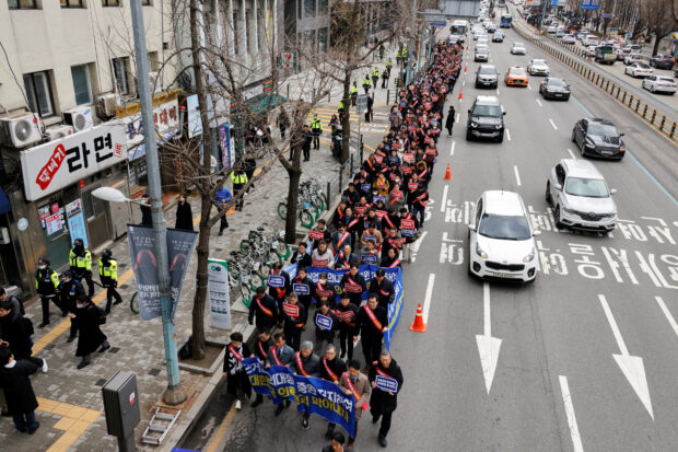 South Korea gives protesting doctors end-Feb to return to work