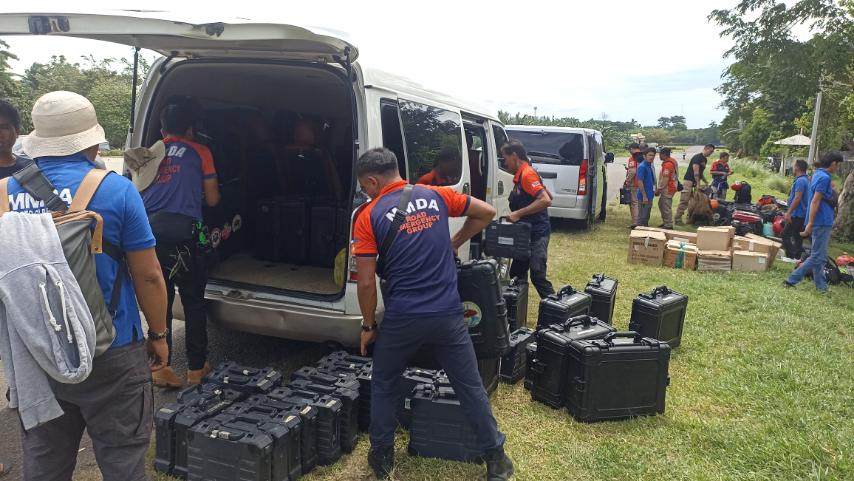 A contingent team from the Metropolitan Manila Development Authority (MMDA) aimed at bringing aid to communities affected by massive flooding and landslides in the Davao Region arrived in Davao City on Thursday.