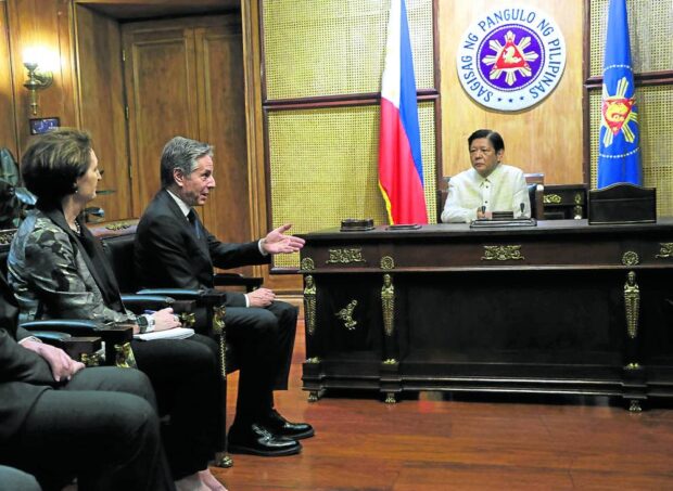 US Secretary of State Antony Blinken, accompanied by US Ambassador to the Philippines MaryKay Carlson and other officials, meets with President Marcos in Malacañang on Tuesday as part of his two-day visit that aims to strengthen US-Philippine relations.