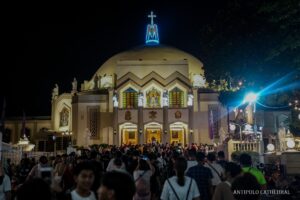 Pilgrims flock to Antipolo Cathedral on Maundy Thursday in observance of a Holy Week tradition. (Photo from the Antipolo Cathedral's facebook page)