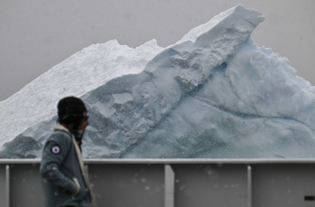 'Very worried': Scientists fret as Antarctic sea ice dwindles