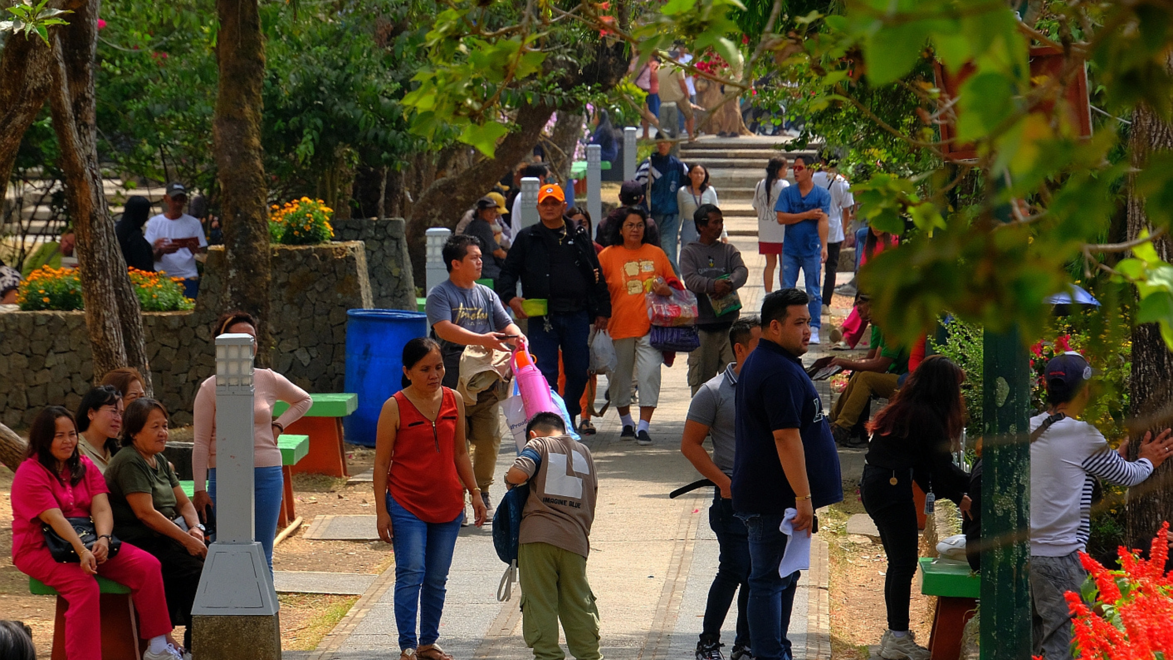 PHOTO: Tourists at Burnham Park n Baguio City. STORY: Baguio still Cordillera tourism anchor
