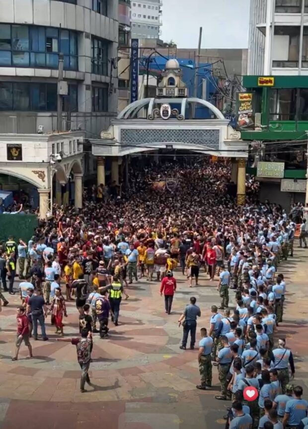 Procession of the Black Nazarene arrives in Plaza Miranda after a 10-hour journey. PHOTO FROM THE MANILA POLICE DISTRICT 
