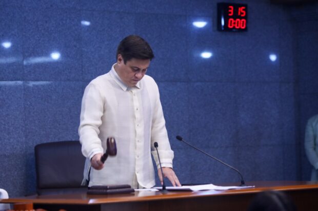 A PRODUCTIVE MONDAY: Senate President Juan Miguel “Migz” F. Zubiri manifests his intention to be co-author and co-sponsor of Senate Bill No. 2558 or the Livestock, Poultry and Dairy (LPD) Industry Development and Competitiveness Act sponsored by Sen. Cynthia Villar on Monday, March 18, 2024. A native of Bukidnon, Zubiri said his province is one of the largest producers of poultry and swine in Mindanao. “The stakeholders, not only in Bukidnon but also the rest of Mindanao, will be happy with this bill,” Zubiri said. Also in today's plenary, the senators approved the passage of Senate Bill No. 2572 or the Act Establishing the Bulacan Special Economic Zone and Freeport, as well as the final reading of House Bill Nos. 8701 and 8702, seeking to establish a senior high school in Progressive Village 3, Barangay Bayanan and an elementary school in Progressive 15, Barangay Molino 2, both in Bacoor, Cavite respectively. The Senate also ratified today the Bicameral Conference Committee Report on the disagreeing provisions of Senate Bill No. 2449 and House Bill No. 8327, seeking to provide organizational reforms to the Philippine National Police. The senators intend to tackle and pass and other legislative measures before the session takes a break in observance of the Holy Week. (Bibo Nueva España/Senate PRIB)