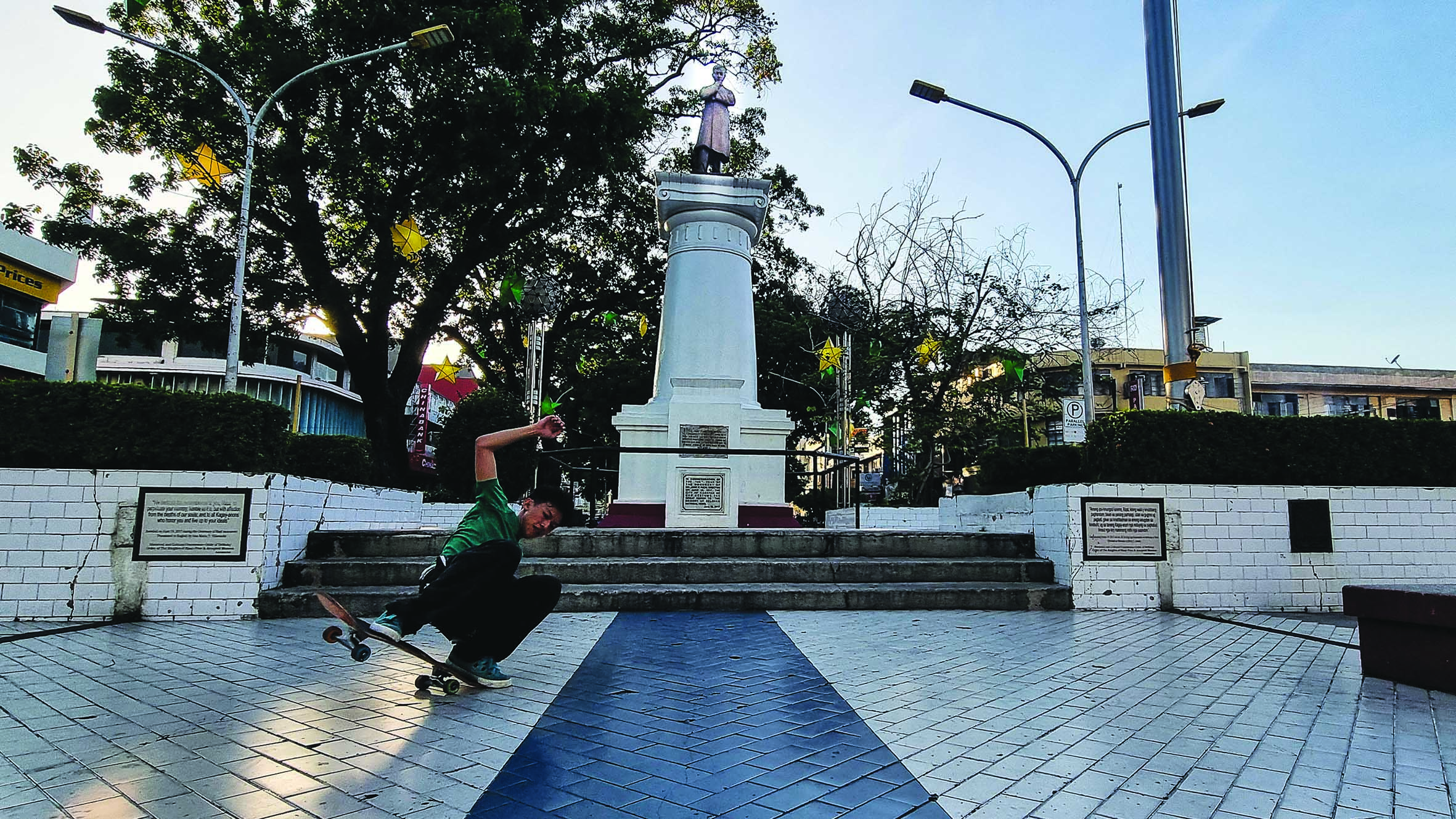 Rizal monument, in Plaza Divisoria