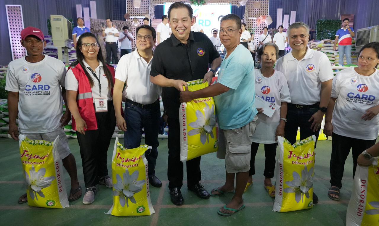 The Cash and Rice Distribution (CARD) Program has reached the province of Oriental Mindoro, with a total of 2,000 residents receiving cash and rice assistance from the revolutionary program that distributes aid by legislative districts of the House of Representatives.