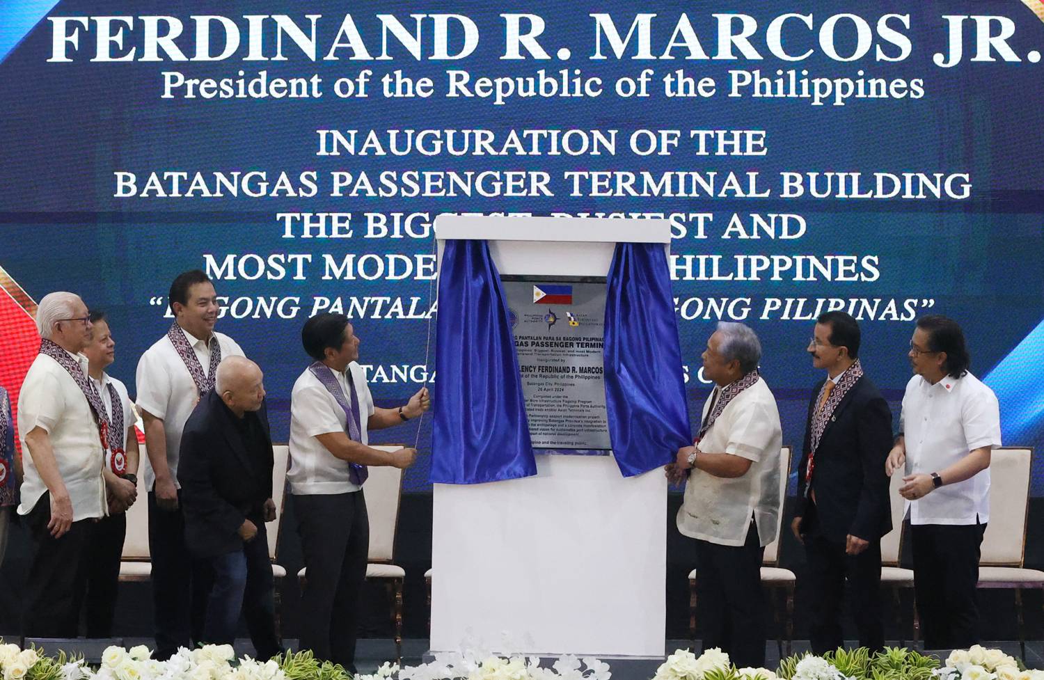 Marcos launches Portof Batangas expansion project