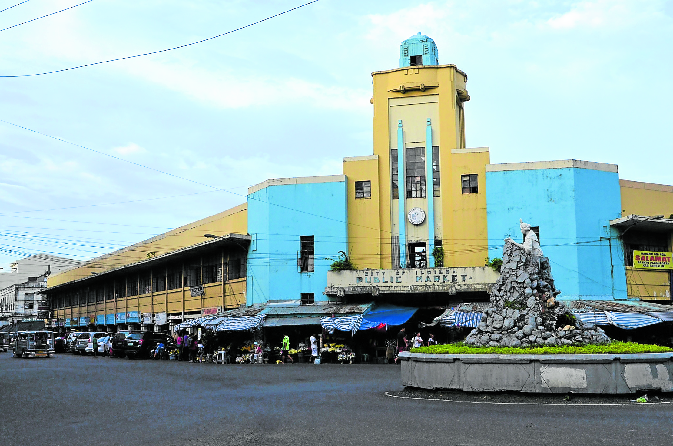 Iloilo City mayor defends demolition of historic market facade