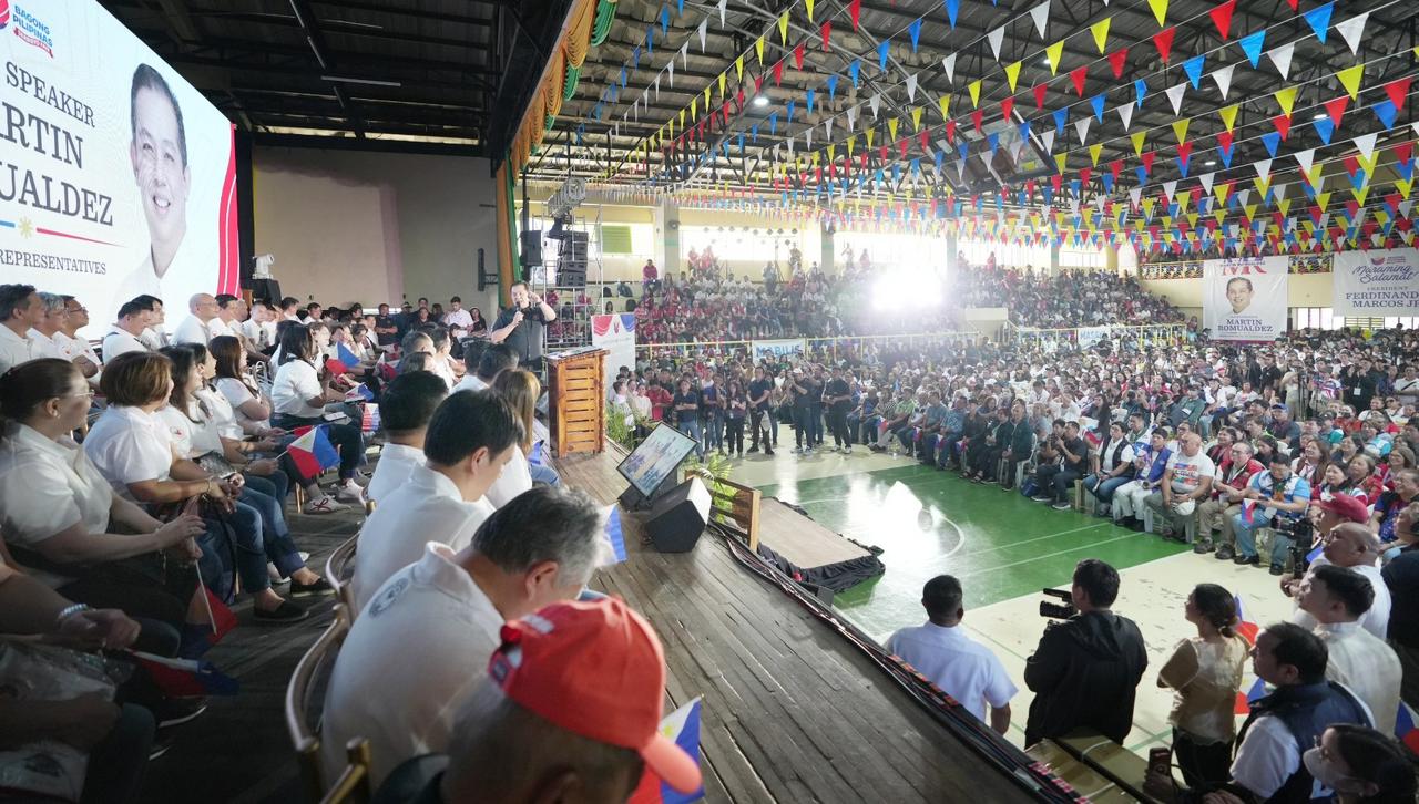 Speaker Ferdinand Martin Romualdez delivers his message during the opening of Bagong Pilipinas Serbisyo Fair (BPSF)  at the Benguet State University Gymnasium in La Trinidad, Benguet Sunday morning. Benguet Gov. Melchor Diclas and Lone District Rep. Eric Go Yap, who hosted the event, are joined by 62 other District and party-list House members led by Senior Deputy Speaker Aurelio "Dong" Gonzales Jr., Deputy Speaker David "Jayjay" Suarez, Majority Leader Manuel Jose"Mannix" Dalipe and other government officials. (Photo courtesy of Romualdez’s office)
