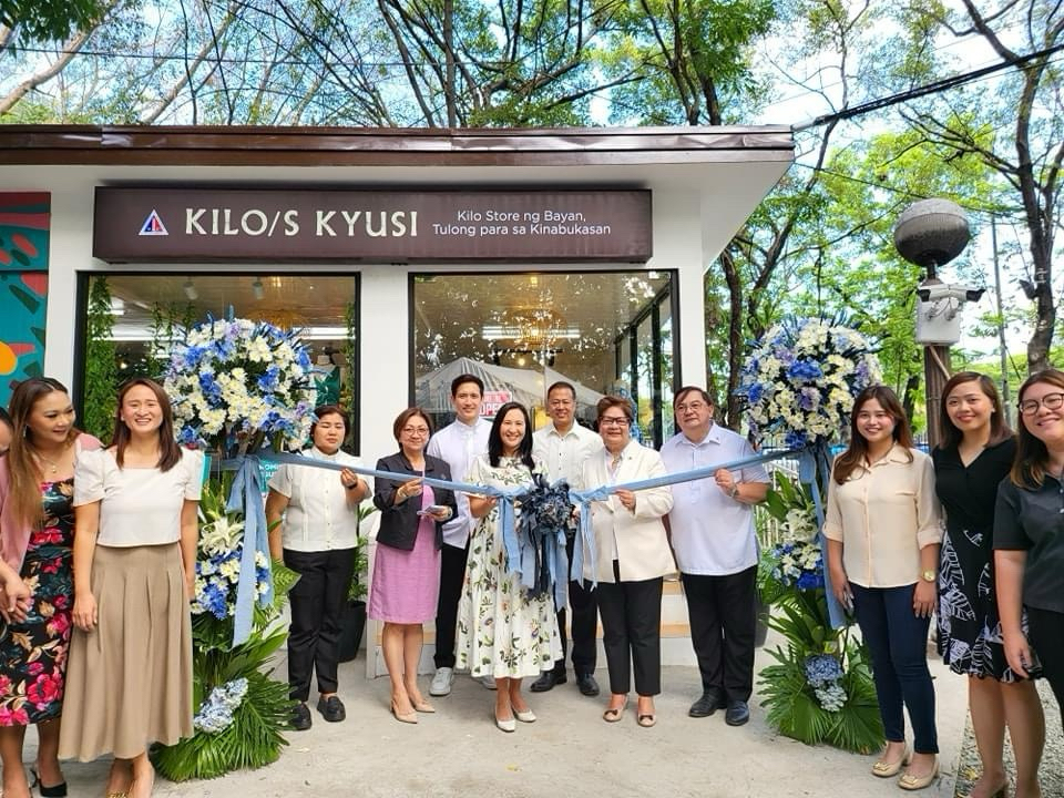 mayor joy belmonte with vice mayor gian sotto in the ribbon cutting ceremony of the kilos store