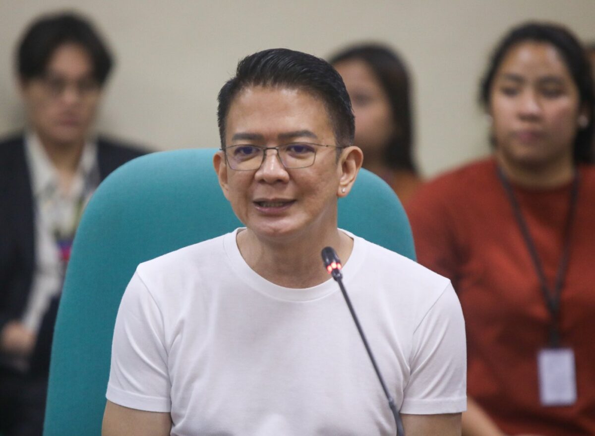 Escudero says waiting on a lady is 'gentlemanly'