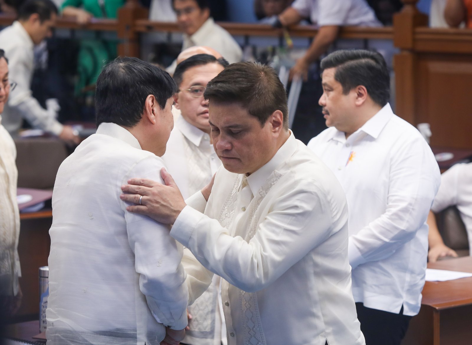 After resigning from his post, former Senate President Juan Miguel Zubiri said he would be taking a three-week break from the “nasty stabbing” in Philippine politics.