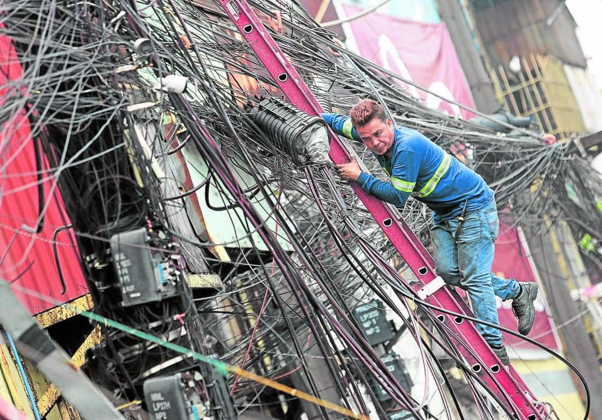 Metro LGUS urged to act vs 'spaghetti' wires