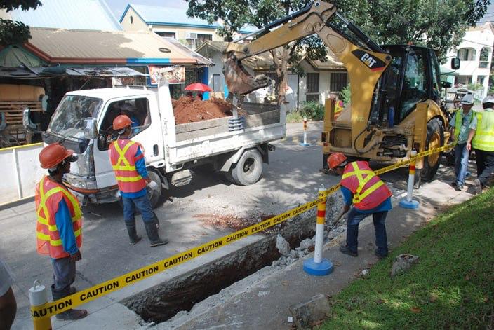 The P306-million Package A and P494-million Package B sewer pipelaying projects are vital sections of the 52.5-kilometer Mandaluyong West-San Juan and South Quezon City Sewerage System (MandaWest Project). The P4.2-billion MandaWest Project is targeted to benefit over 700,000 customers in Mandaluyong, Quezon City, and San Juan by 2037.