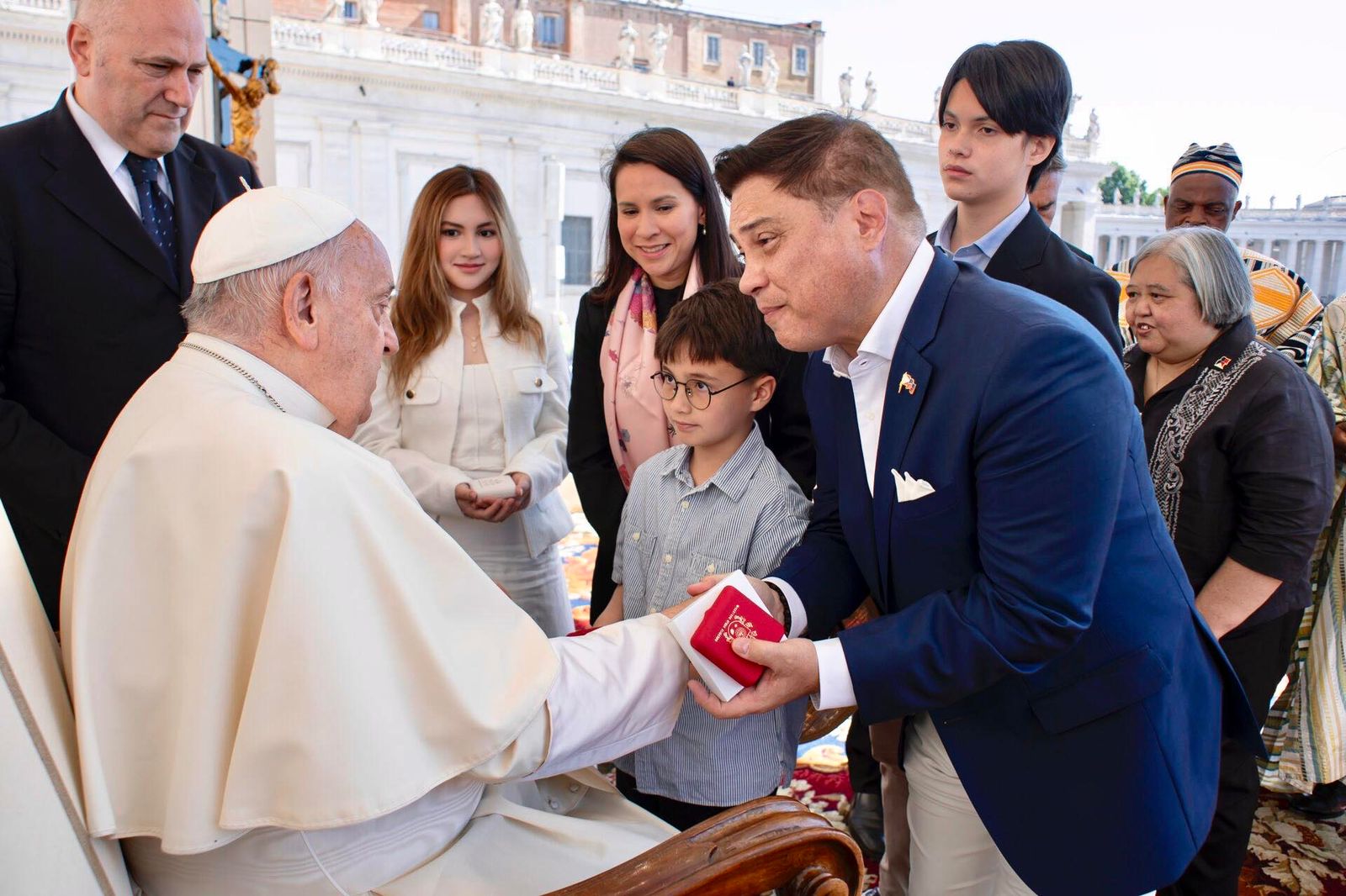 Pope Francis tells Zubiri to 'protect the family'