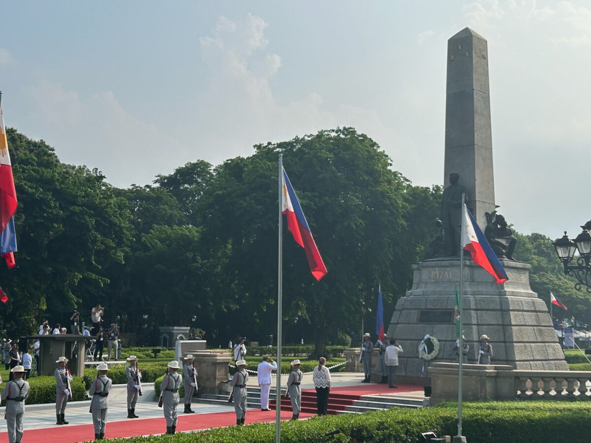 Marcos leads Independence Day rites at Rizal Park