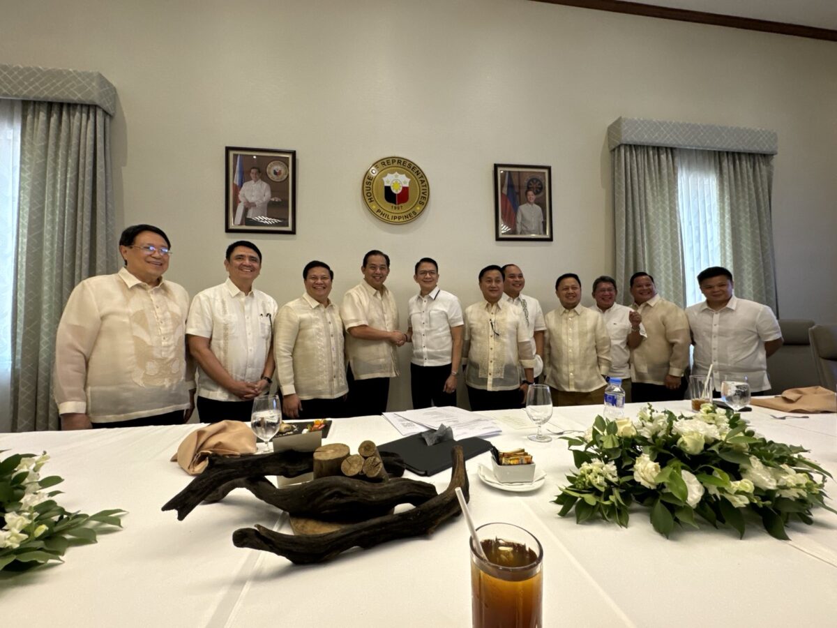 Photo from the meeting of Senate President Francis “Chiz” Escudero (second from right) and Speaker Ferdinand Martin Romualdez (second from left) on Thursday afternoon (June 13, 2024) at the Aguado residence in Malacañang. (Picture courtesy of Romualdez’ office)
