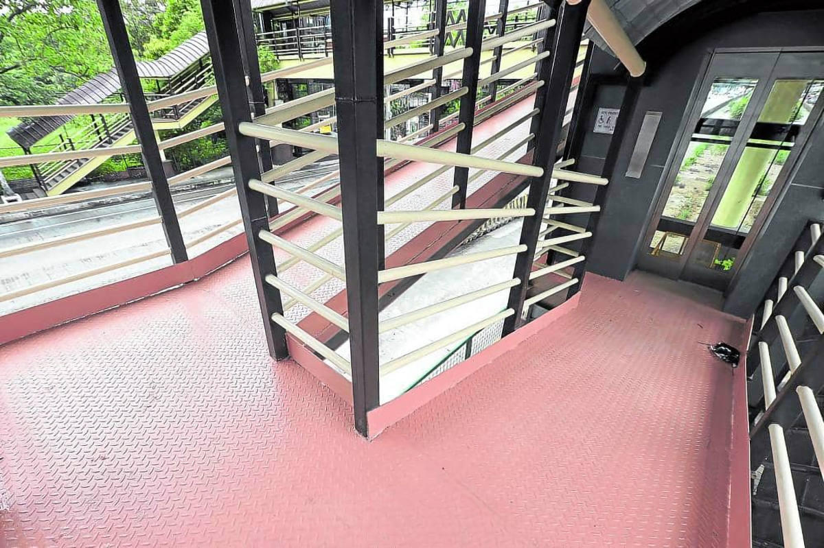 The controversial wheelchair ramp connected to a footbridge at an Edsa busway station will be temporarily closed, the Metropolitan Manila Development Authority (MMDA) said on Saturday.