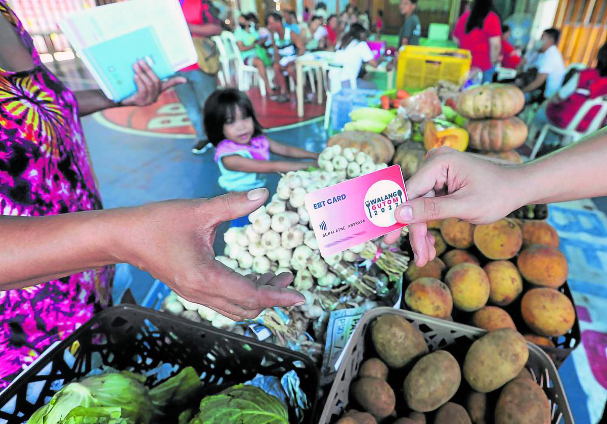 ‘Walang Gutom’: 300,000 more families getting food stamps