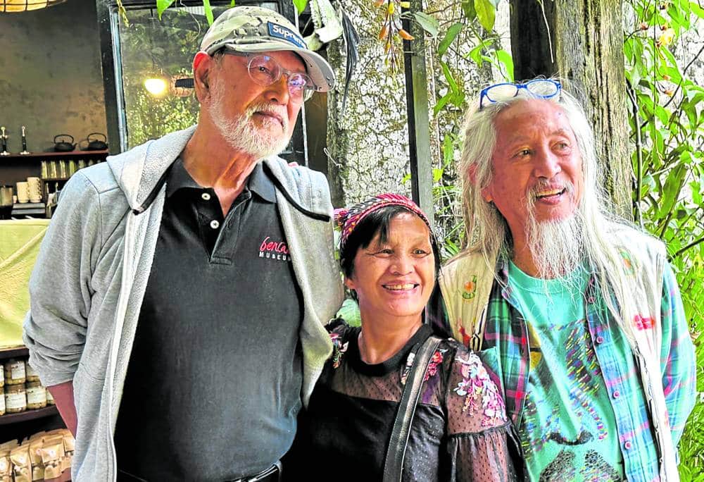 Some of the region’s most prominent filmmakers are Na-tional Artist for Film Kidlat Tahimik (shown above with fellow National Artist BenCab) and Kalinga documentary filmmaker Jo Banasan.