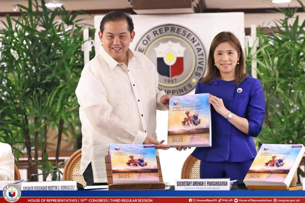 PROPOSED 2025 BUDGET / JULY 29, 2024 The House of Representatives under the leadership of Speaker Ferdinand Martin Romualdez today received from Department of Budget and Management (DBM) Secretary Amenah Pangandaman the proposed P6.352-trillion National Expenditure Program (NEP) for Fiscal Year 2025. With this, the Committee on Appropriations will soon start the deliberations for the country’s national spending plan which aims to deliver social and economic transformation and position the Philippines as a prosperous, inclusive, and resilient society. Anchored on the theme “Agenda for Prosperity: Fulfilling the Needs and Aspirations of the Filipino People,” the budget proposal centers on social services and economic growth. The budget will fund education and training programs, expanded quality healthcare services, and development of job opportunities. During the turn-over ceremony, Speaker Romualdez said the House recognizes its collective responsibility towards the swift and timely passage of the proposed 2025 national budget and to ensure that the same shall not only meet the immediate needs of the Filipino people but will also set the stage for a prosperous and equitable Philippines. Joining the Speaker in receiving the FY 2025 NEP are Senior Deputy Speaker Aurelio “Dong” Gonzales Jr., Majority Leader Manuel Jose “Mannix” Dalipe, Minority Leader Marcelino Libanan, and Appropriations committee chair Elizaldy Co. Likewise present are Deputy Speakers David “Jay-jay” Suarez, Kristine Singson-Meehan, and Yasser Balindong, Senior Deputy Majority Leader Ferdinand Alexander Marcos, other House Members, officials from the DBM and Presidential Legislative Liaison Office (PLLO), and House Secretariat officials led by Secretary General Reginald Velasco . PHOTO FROM HOUSE OF REPRESENTATIVES