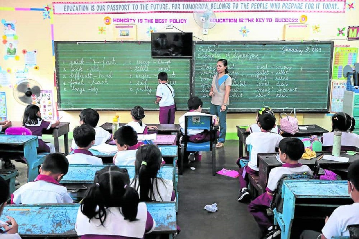 Public school teachers to get pay hike differentials this month 