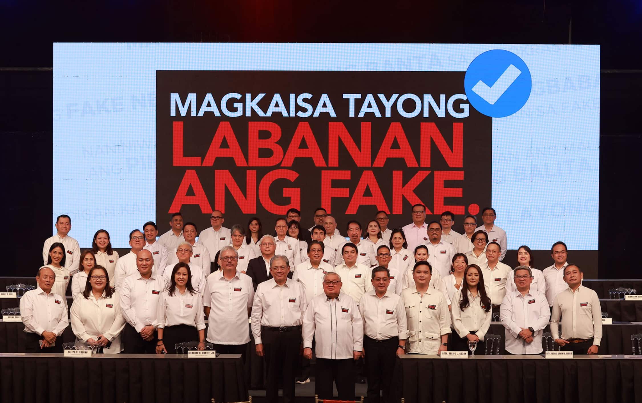 PUSHBACK AGAINST FAKE NEWS A broad alliance convened on Friday for “Panata Kontra Fake News,” a campaign led by GMA Network under its chair Felipe Gozon (front row, seventh from left)to combat disinformation. The Philippine Daily Inquirer is represented at the covenant signing by president and CEO Rudyard Arbolado (second row, eighth). 