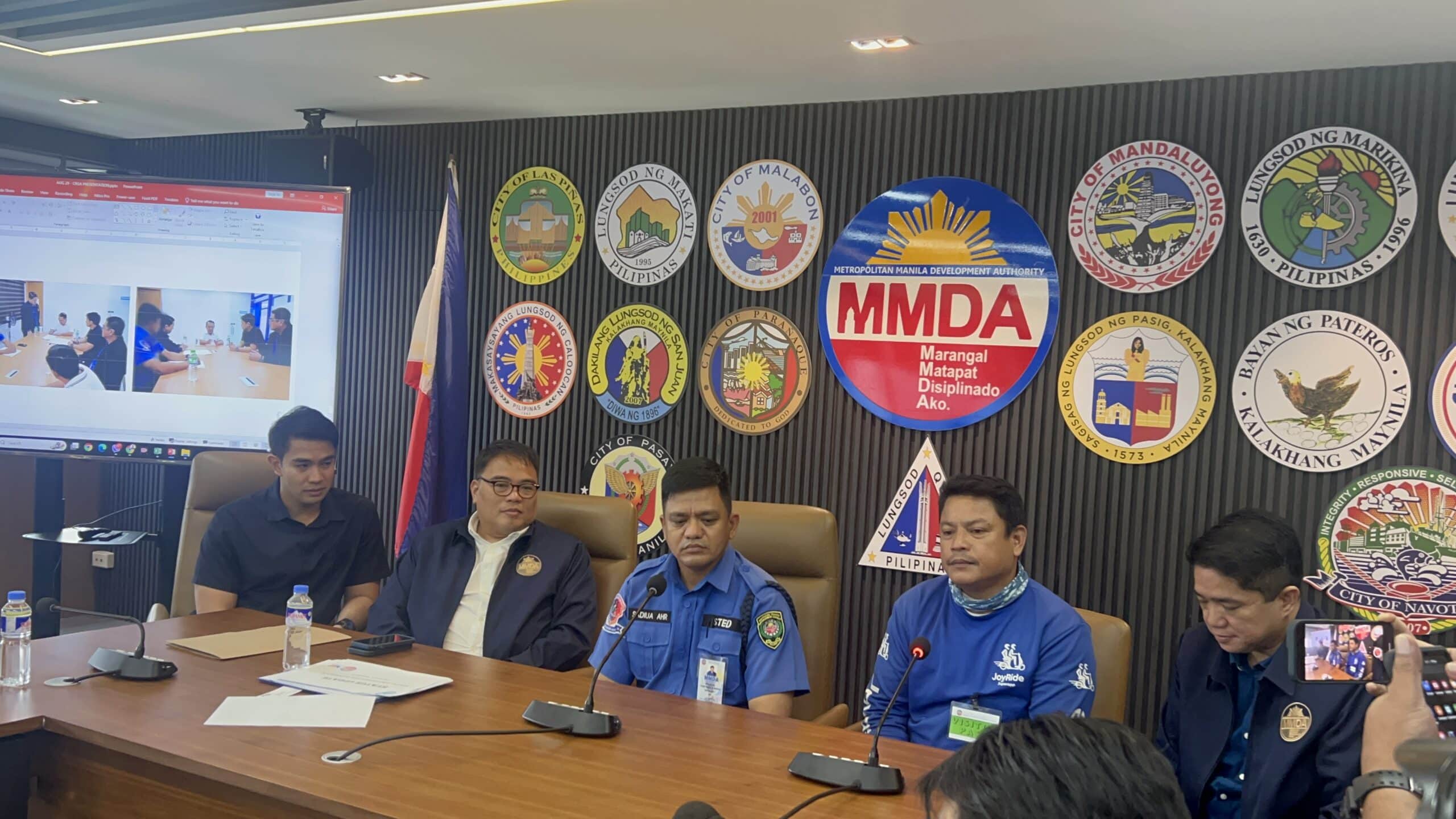 MMDA to pursue raps vs driver who had enforcer cling to car hood