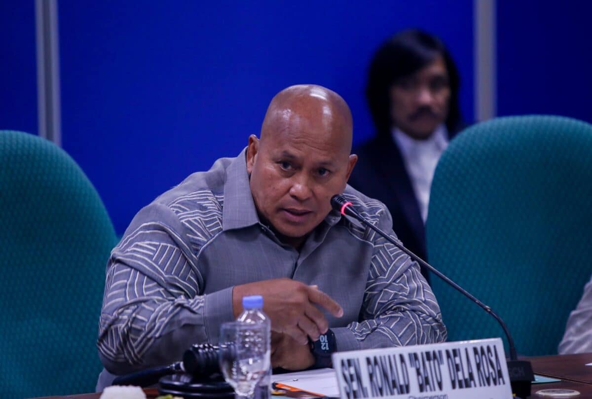 Dela Rosa para Mabilog: Diga o nome do policial que o alertou contra o retorno às Filipinas