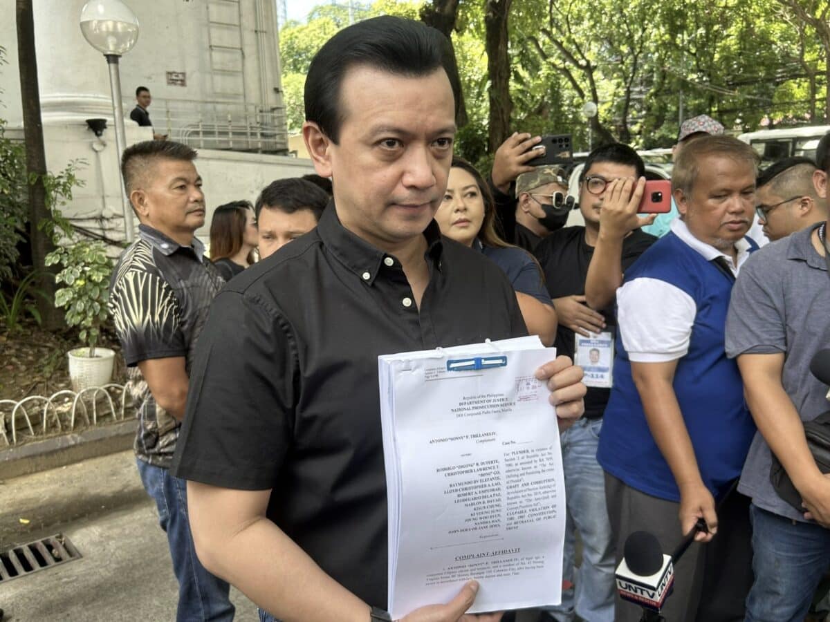 Trillanes files new plunder complaint vs Duterte, Go over frigate deal