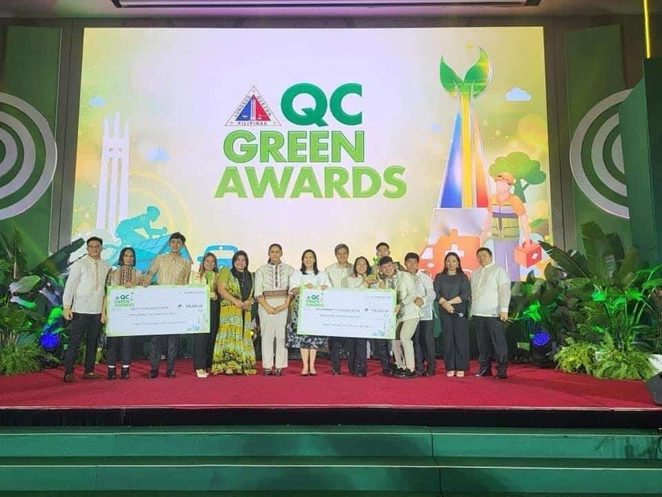 QC Mayor Belmonte with last year’s Green Awards winners.