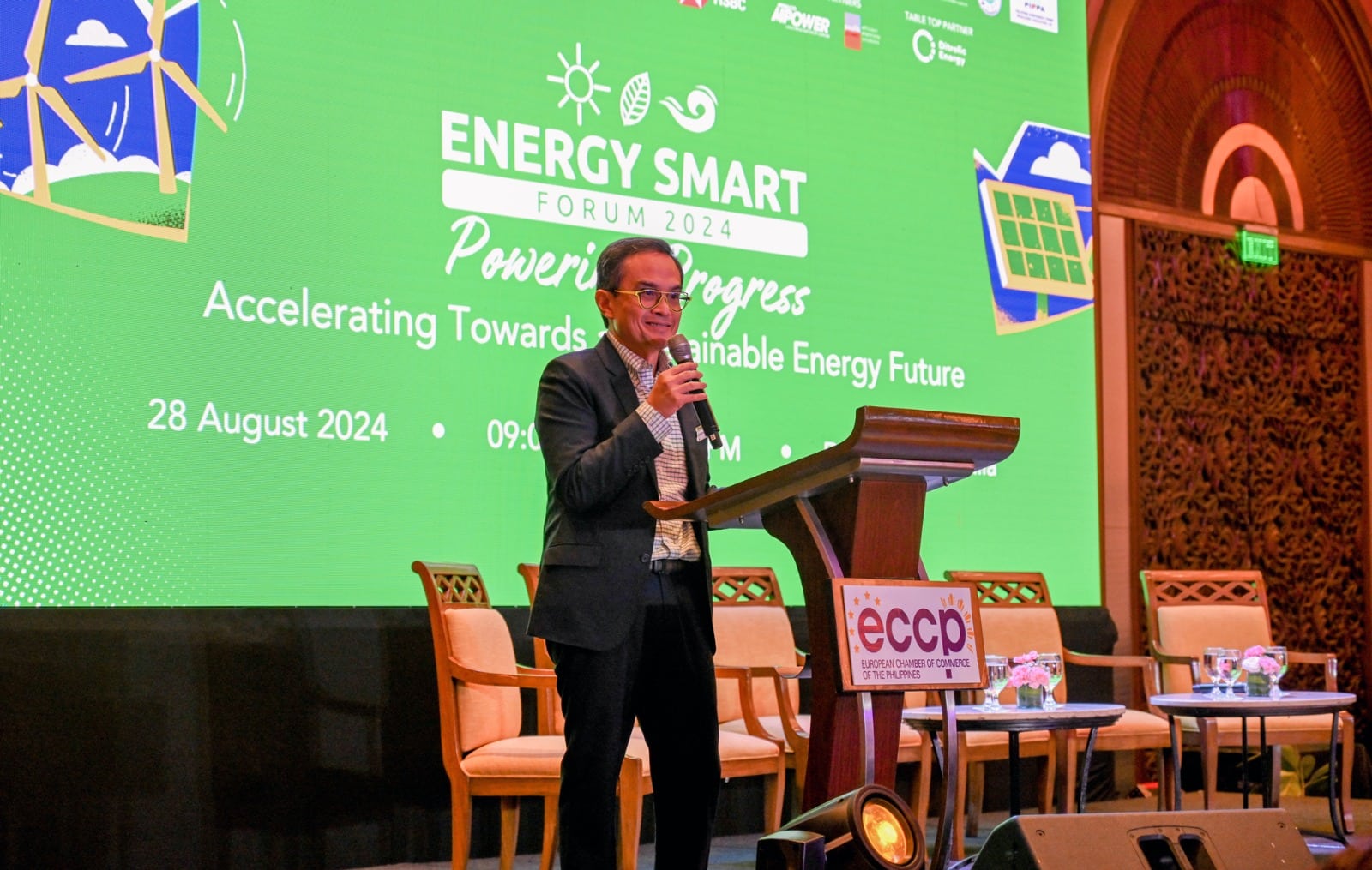 AboitizPower Chief Investment Officer Joseph Lacson elaborates on how it takes cooperation and coordination across all stakeholders to do a successful energy transition during the Energy Smart Forum in Makati yesterday.