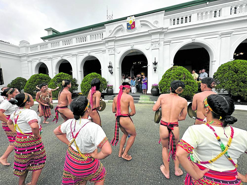 The presidential Mansion was put up in1908 to house American colonial leaders who built Baguio City as their hill station and seat of government during summer. Baguio then was already a settlement for Ibaloy families.