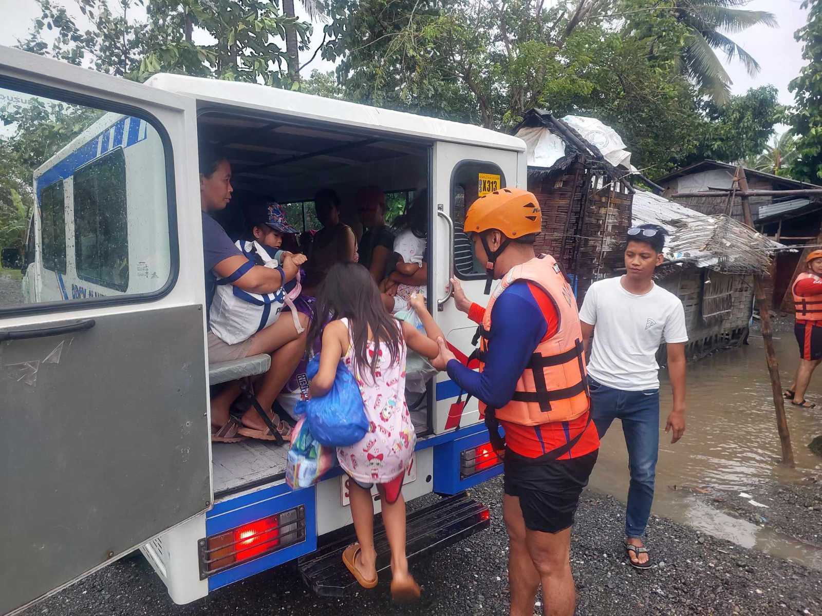 The Philippine Coast Guard Sub-Station (CGSS) Sablayan carried out a preemptive evacuation in Sitio Pandan, Barangay Claudio Salgado, Sablayan, Occidental Mindoro on 23 October 2024. PHOTO FROM Coast Guard District Southern Tagalog's Facebook kristine