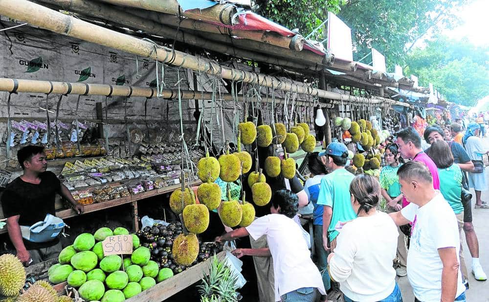 OFERTA DIVERSIFICADA As tapeçarias naturais e culturais da região de Soccsksargen criam uma oferta turística diversificada - desde o agroturismo, comida e iguarias, até a imersão nos costumes dos povos indígenas de Mindanao.