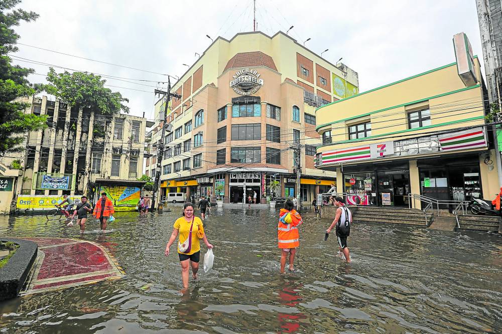 Classes on Friday, October 25 have been suspended in some parts of Luzon and the Visayas due to Severe Tropical Storm Kristine. 