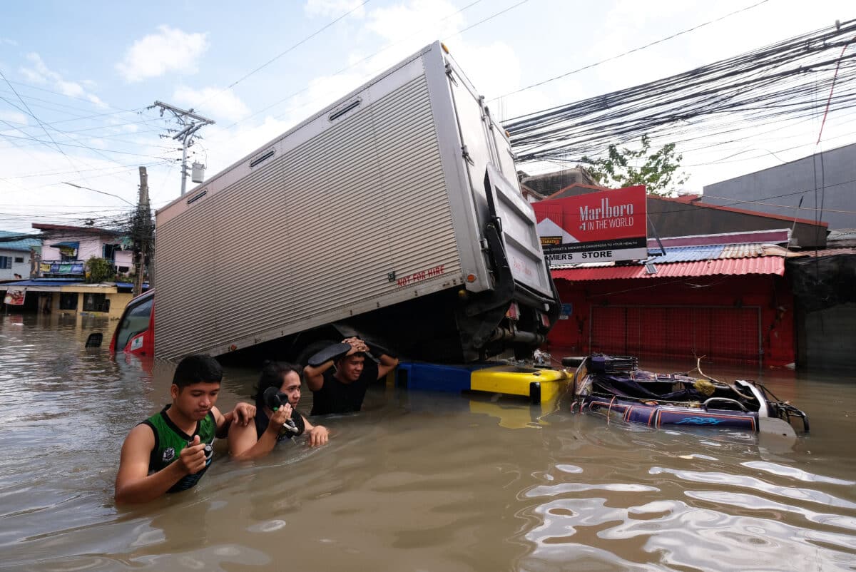 DALAM FOTO: Pemandangan kehancuran saat Kristine tiba di Filipina