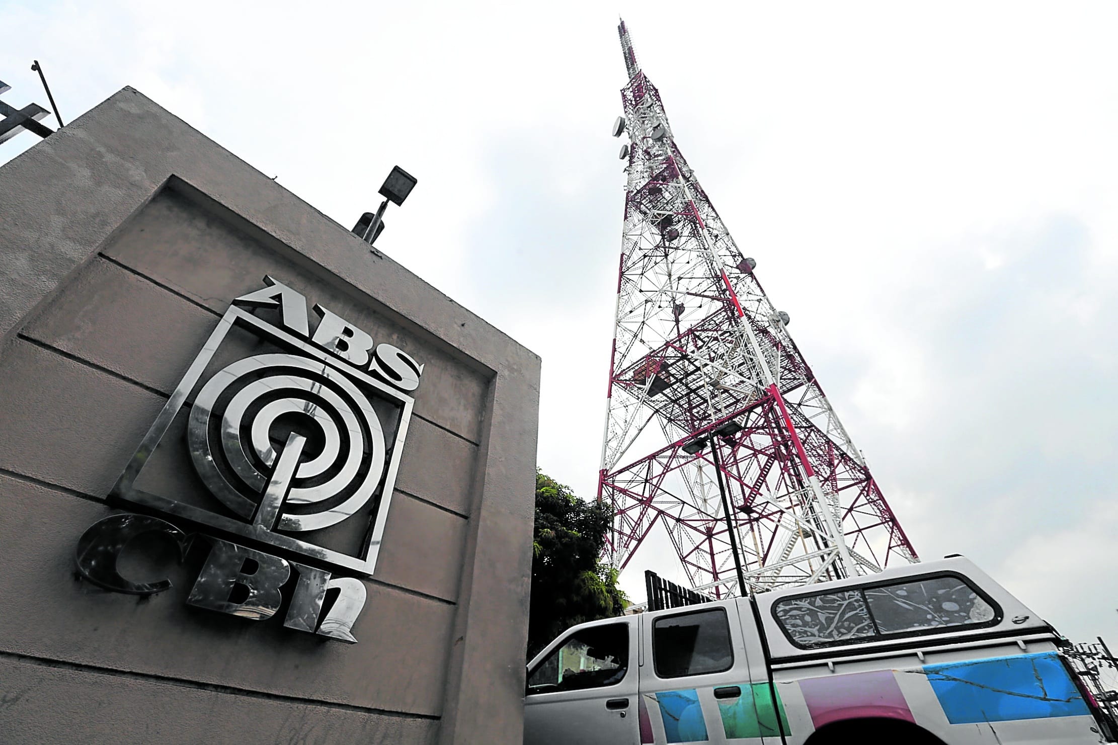 ‘DIFFICULT DECISION’ The network has struggled since sufferingthe wrath of the Duterte presidency, but the most recent retrenchment announced on Wednesday is attributed mainly to factors plaguing mainstream media in general. 