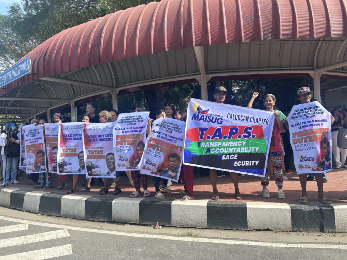 Pro-Duterte groups hold a demonstration outside Senate. 