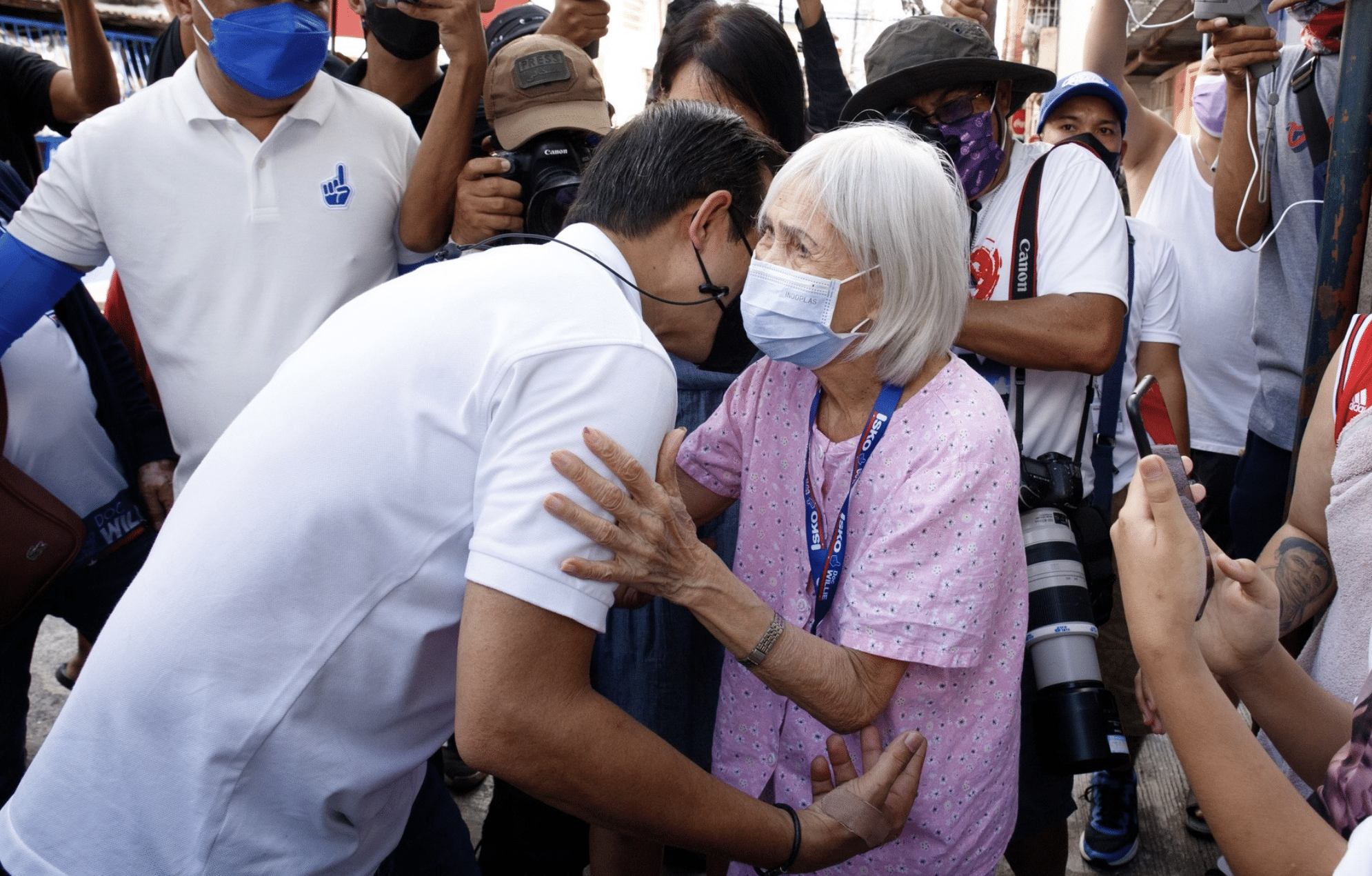 Programy byłego burmistrza Isko Moreno dla seniorów, wprowadzone podczas jego kadencji w latach 2019–2022, w dalszym ciągu mają znaczący wpływ na populację osób starszych w Manili. Inicjatywy te, skupiające się na pomocy finansowej, opiece zdrowotnej i zajęciach rekreacyjnych, pozostają kluczowe dla wielu starszych mieszkańców.