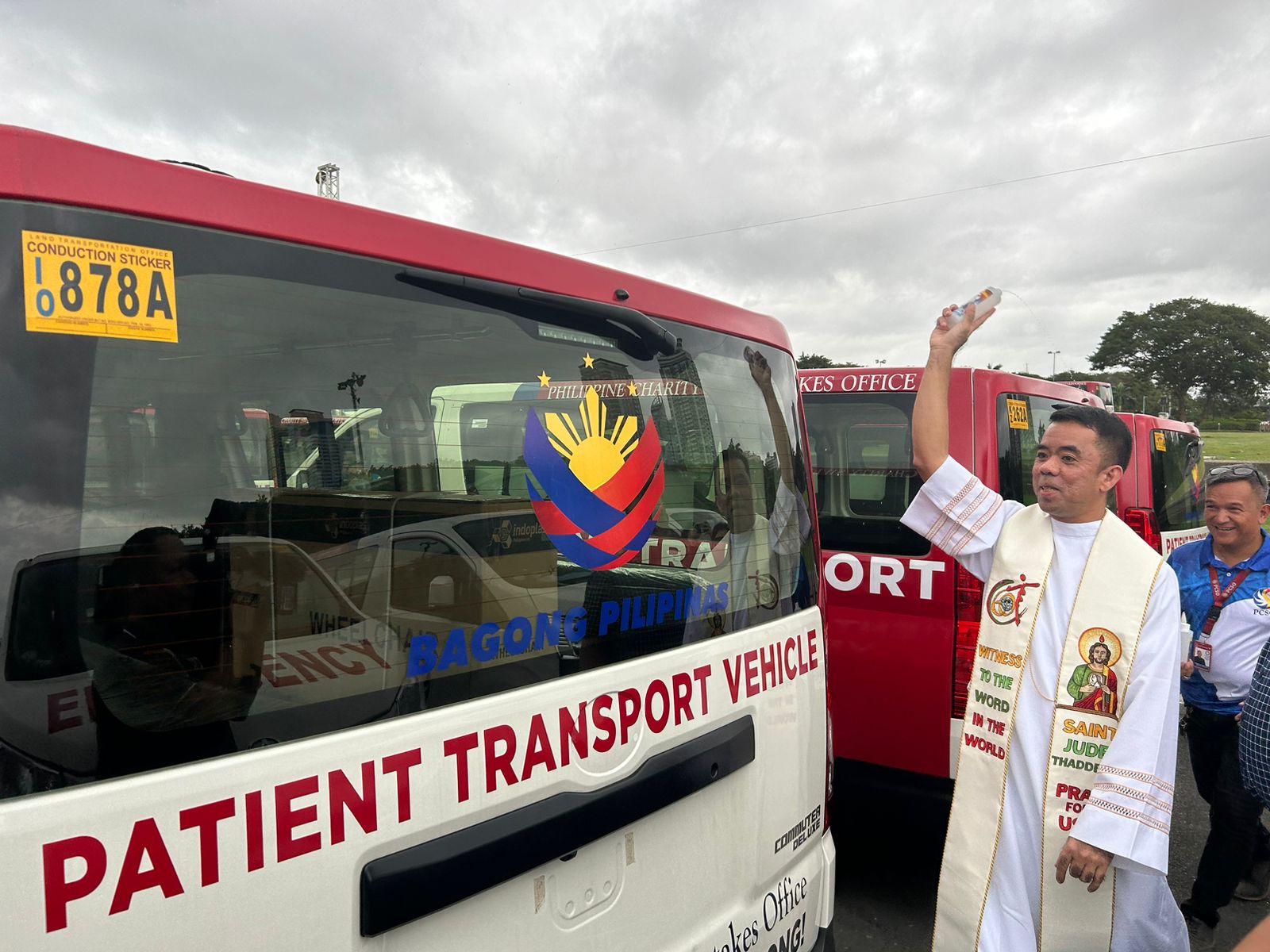 A priest blesses the 90 patient transport vehicles (PTVs) to be sent to Cebu, Bohol, Pangasinan, Negros Occidental, Northern Samar, and Rizal in a ceremonial turnover on Wednesday, October 30, 2024. (Luisa Cabato|INQUIRER.net)

A priest blesses the 90 patient transport vehicles (PTVs) to be sent to Cebu, Bohol, Pangasinan, Negros Occidental, Northern Samar, and Rizal in a ceremonial turnover on Wednesday, October 30, 2024. (Photo courtesy of Luisa Cabato|INQUIRER.net)