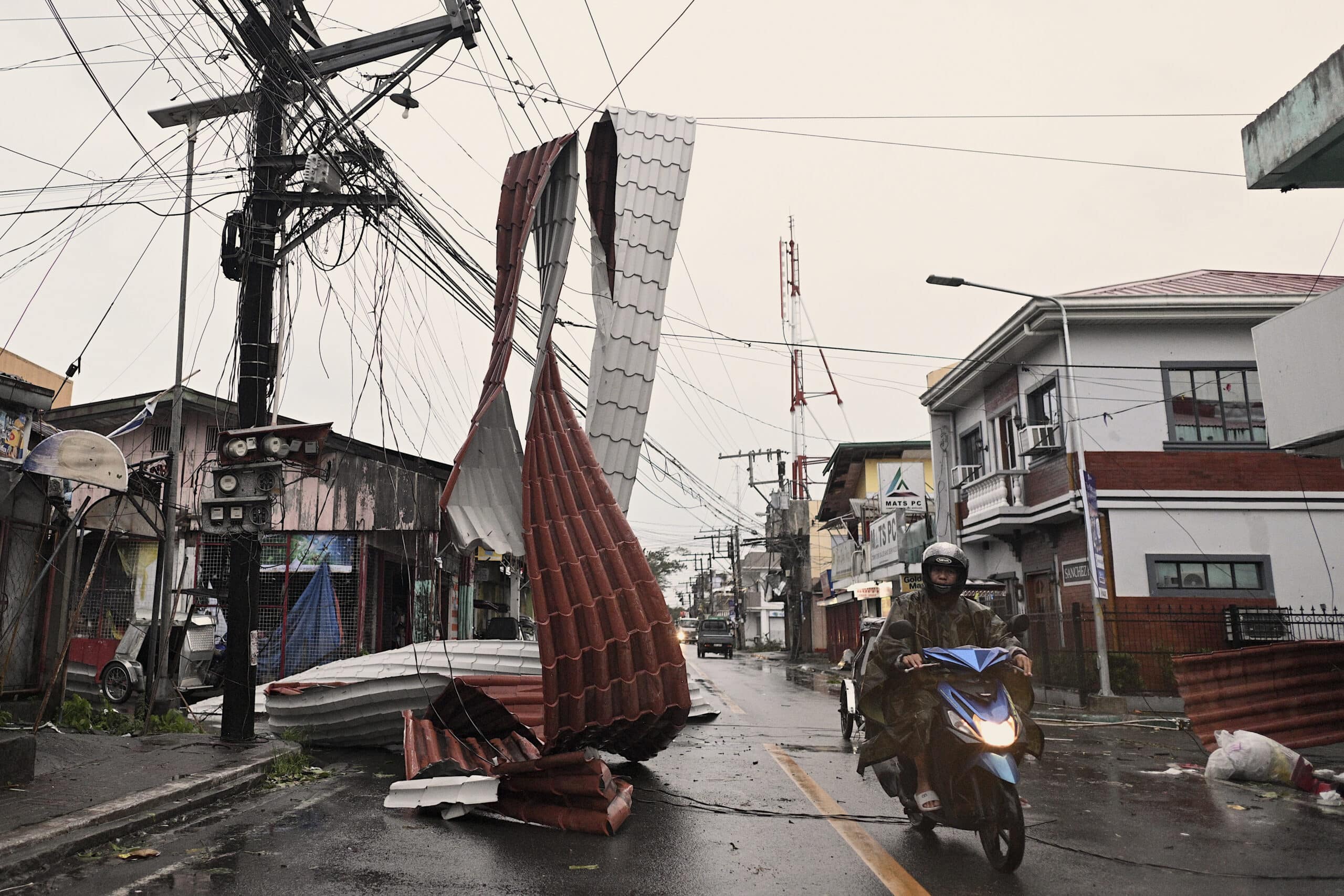 Man-yi leaves 7 dead in PH and worsens crisis from successive storms