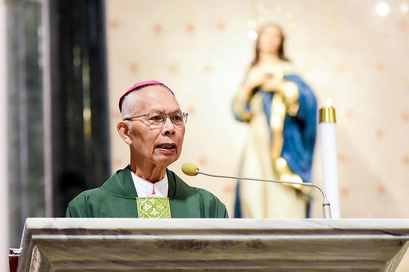 Auxiliary Bishop Emeritus Teodoro Buhain Jr. celebrates Mass at the Manila Cathedral in this September 2023 file photo. (Photo courtesy of CBCP News)