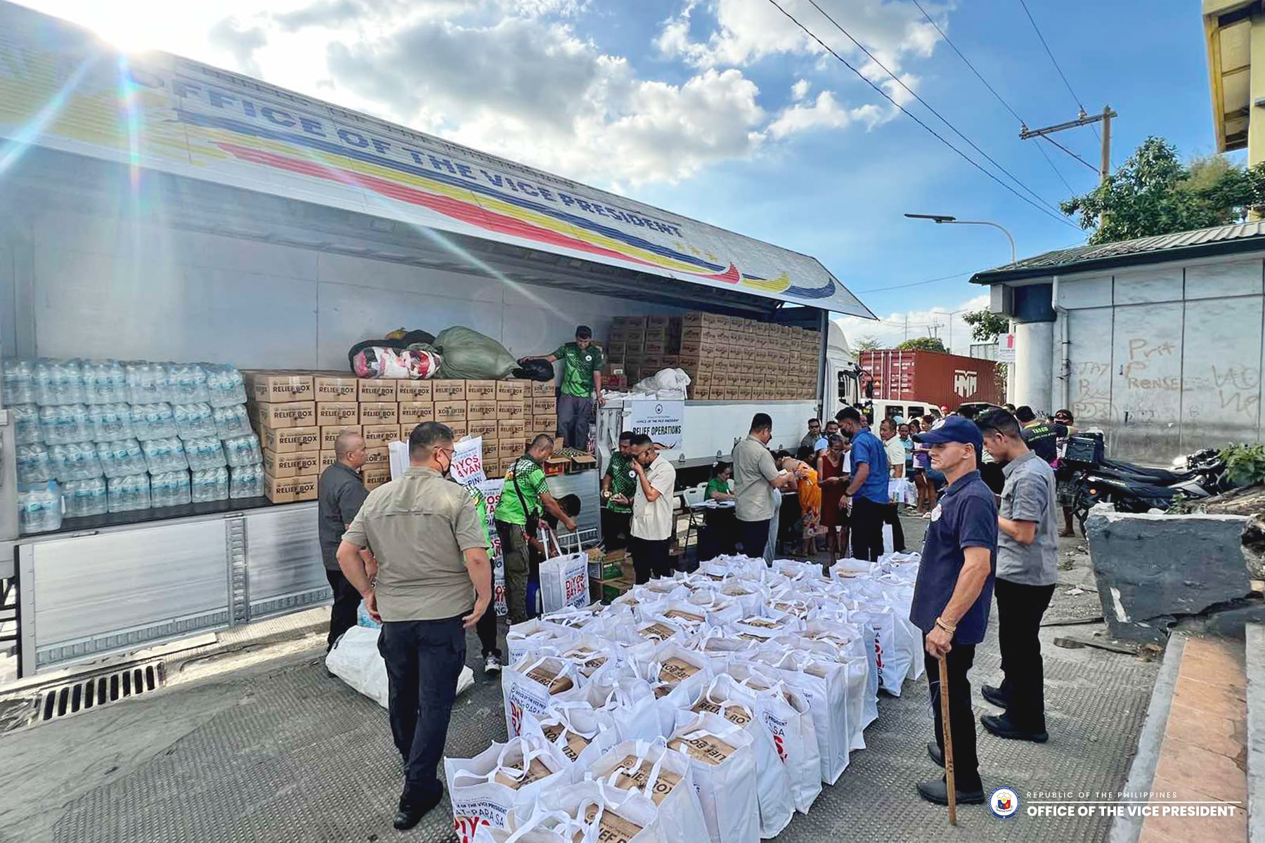 ‘AYUDA’ WORK GOES ON Amid the new controversies hounding its head, the Office of the Vice President (OVP) got busypreparing relief goods for victims of the massive fire that destroyed parts of the coastal slum community of Isla Puting Bato in Manila on Nov. 24. Photos released by the OVP through its Facebook page on Wednesday.