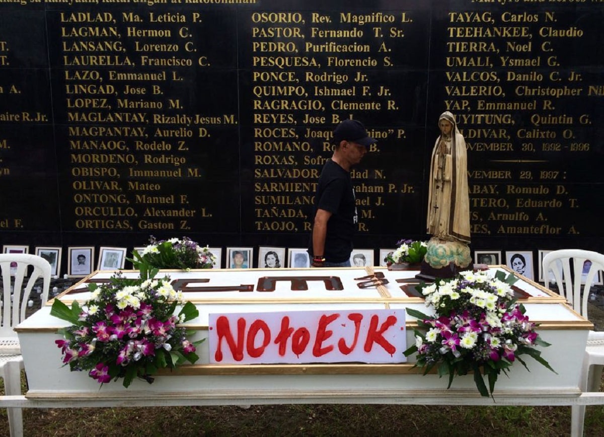 2 DEATH TOLLS The phrase “extrajudicial killings” has beenapplied both to the victims of the Duterte drug war and those of politically motivated attacks, some of them memorialized here at Bantayog ng mga Bayani in Quezon City. 