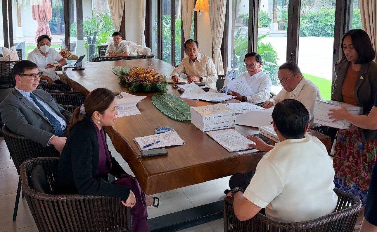 BUDGET SCRUTINY President Marcos leads a scrutiny of the proposed 2025 national budget with key Cabinet officials at Malacañang. With him are Finance Secretary Ralph Recto, Budget Secretary Amenah Pangandaman, Public Works Secretary Manuel Bonoan and Socioeconomic Planning Secretary Arsenio Balisacan.