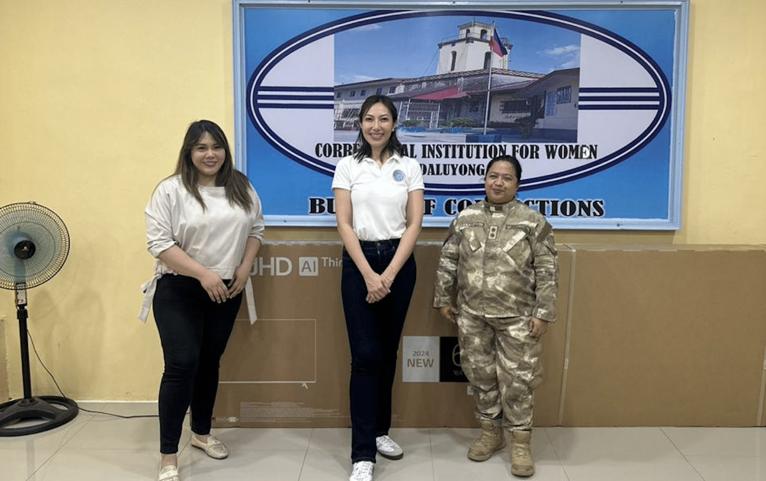 Kababaihan donates TV sets for women's jail's ALS program