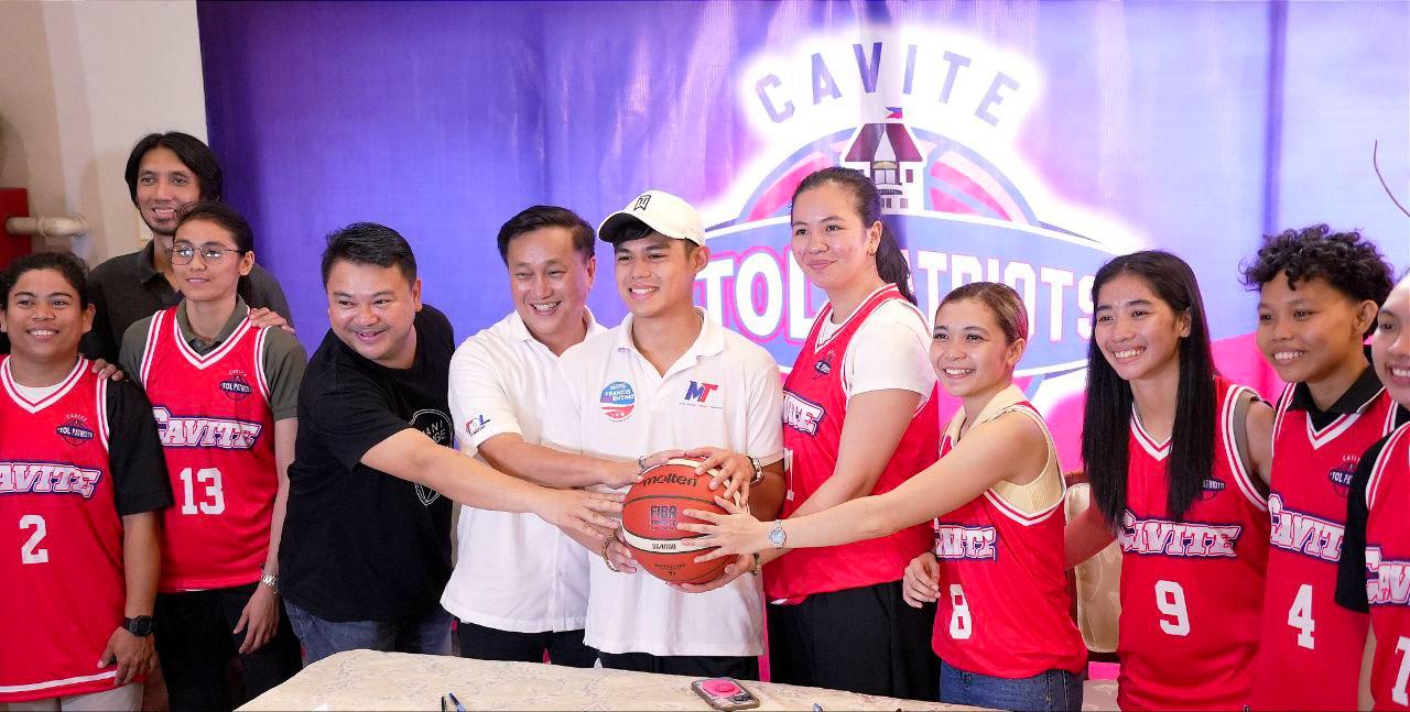 Tagaytay Councilor Micko Tolentino (center, wearing cap), the senator's eldest son, is the general manager of the Cavite TOL Patriots.