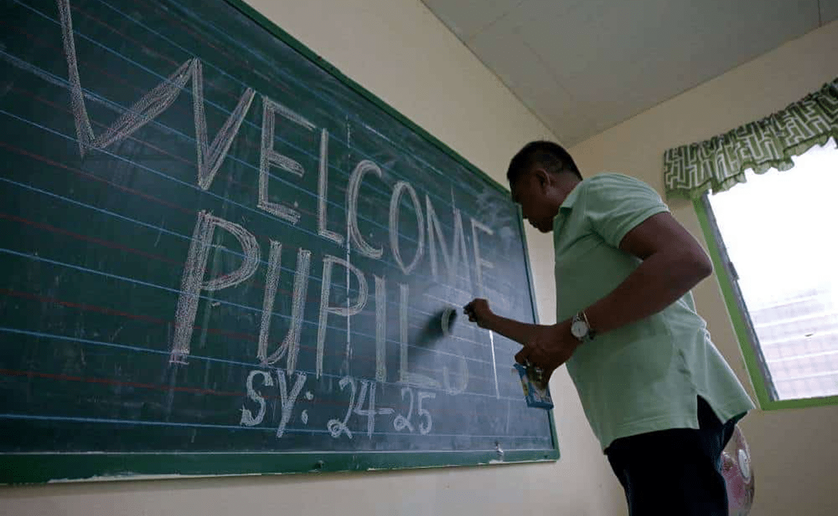 DepEd: Teaching, non-teaching staff to get P20,000 SRI starting Dec 20