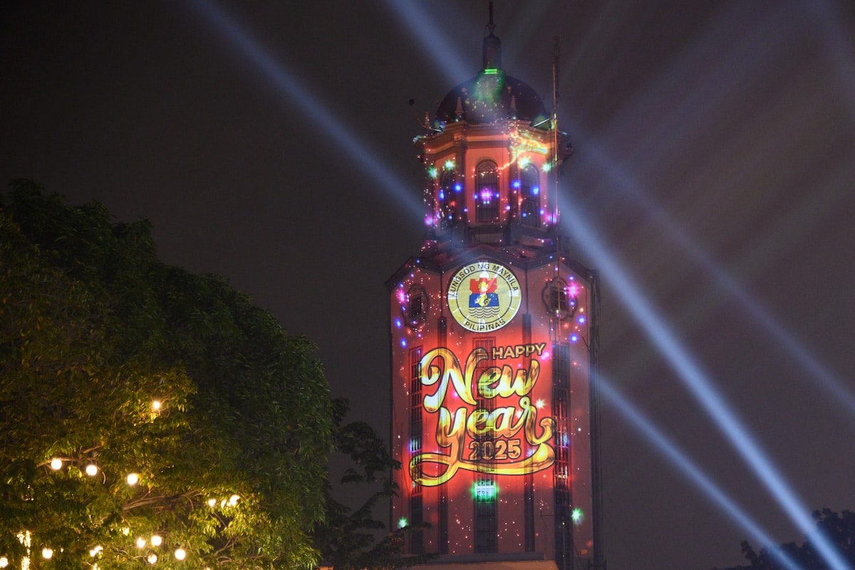 PHOTO: Manila City Hall Clock Tower STORY: ‘Unhealthy’ air quality recorded in Manila on New Year’s Day